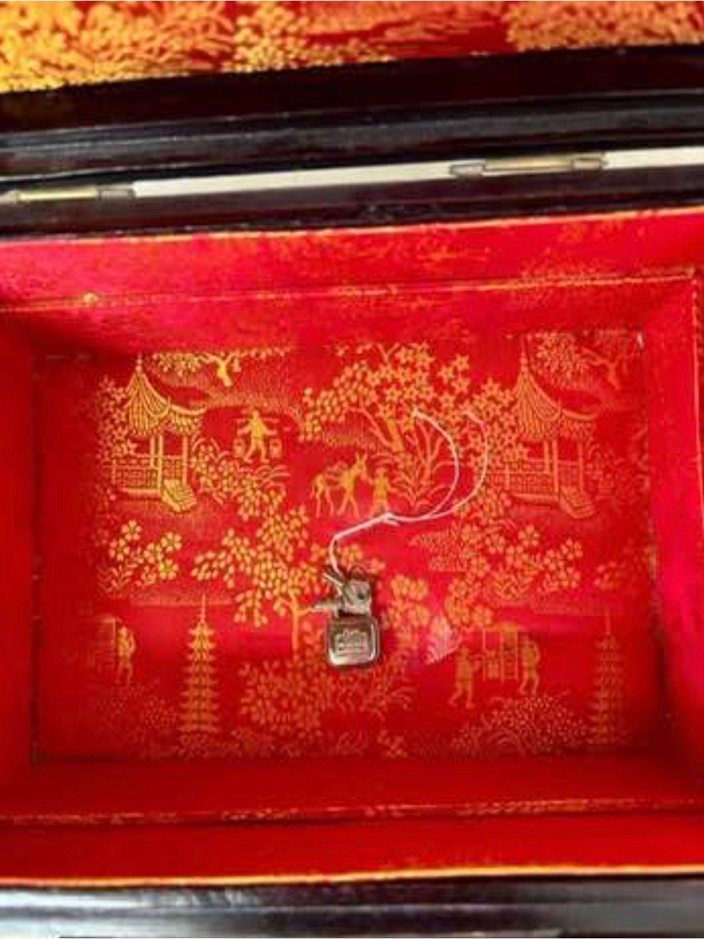 Chinese Jewelry Box - Picture 8 of 8